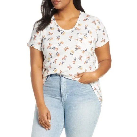 CASLON Rounded V-Neck Tee(PLUS SIZE) - Picture 1 of 7